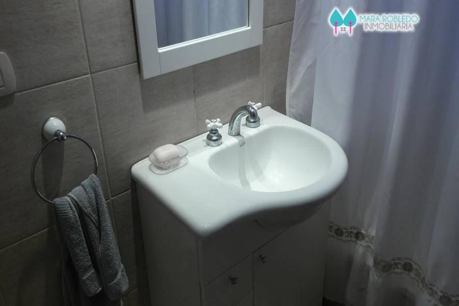 Pinamar,Buenos Aires,Argentina,4 Bedrooms Bedrooms,3 BathroomsBathrooms,Apartamentos,AV. MAR ,5744