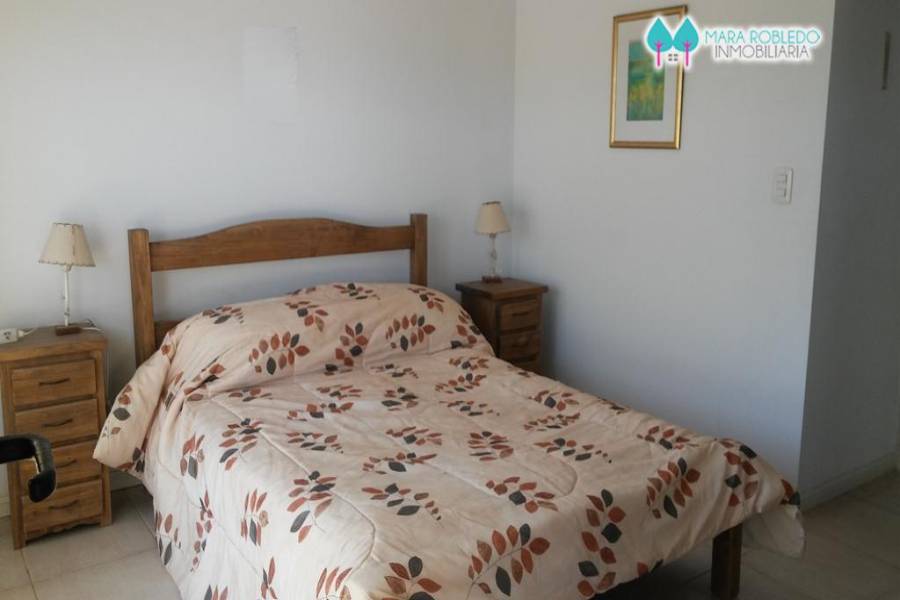 Pinamar,Buenos Aires,Argentina,4 Bedrooms Bedrooms,3 BathroomsBathrooms,Apartamentos,AV. MAR ,5744