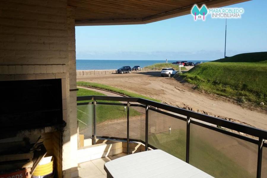 Pinamar,Buenos Aires,Argentina,4 Bedrooms Bedrooms,3 BathroomsBathrooms,Apartamentos,AV. MAR ,5744