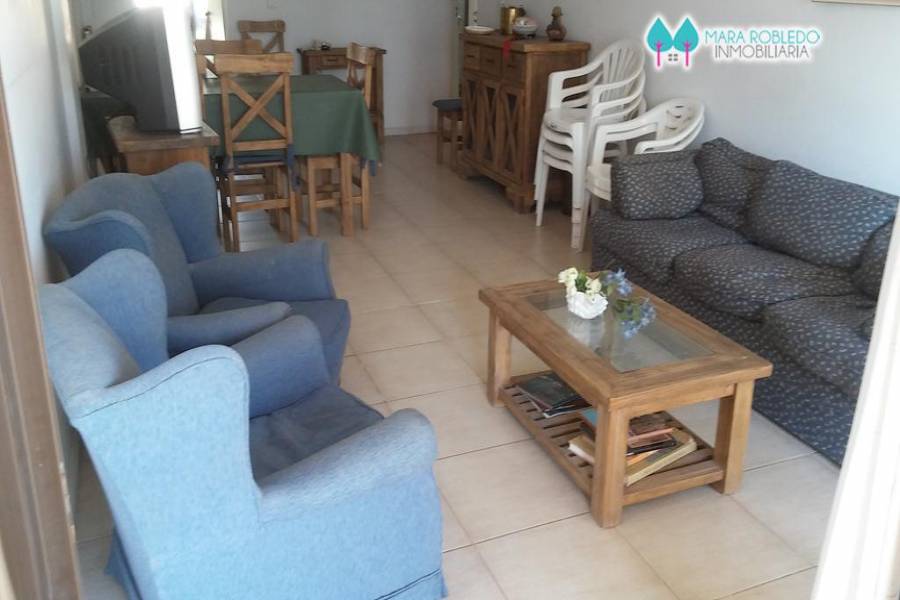 Pinamar,Buenos Aires,Argentina,4 Bedrooms Bedrooms,3 BathroomsBathrooms,Apartamentos,AV. MAR ,5744