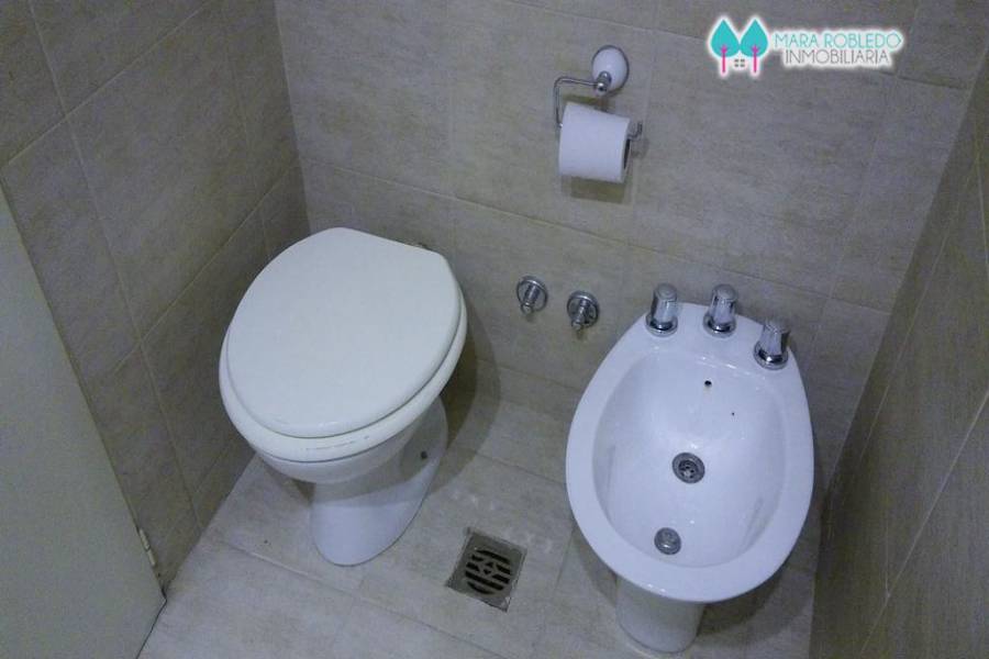 Pinamar,Buenos Aires,Argentina,4 Bedrooms Bedrooms,3 BathroomsBathrooms,Apartamentos,AV. MAR ,5744