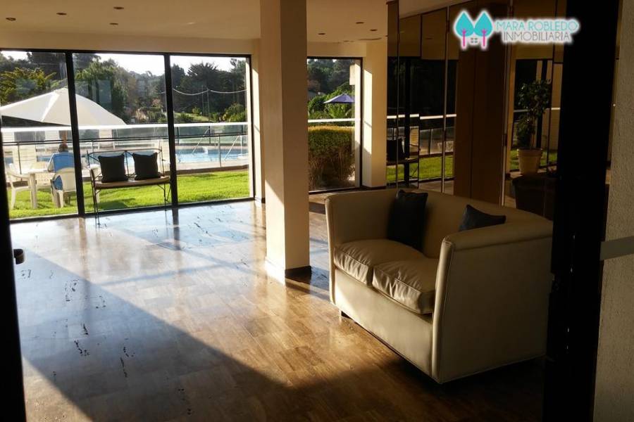 Pinamar,Buenos Aires,Argentina,4 Bedrooms Bedrooms,3 BathroomsBathrooms,Apartamentos,AV. MAR ,5744