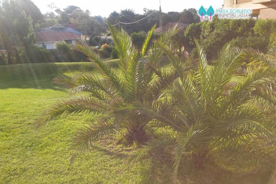 Pinamar,Buenos Aires,Argentina,4 Bedrooms Bedrooms,3 BathroomsBathrooms,Apartamentos,AV. MAR ,5744