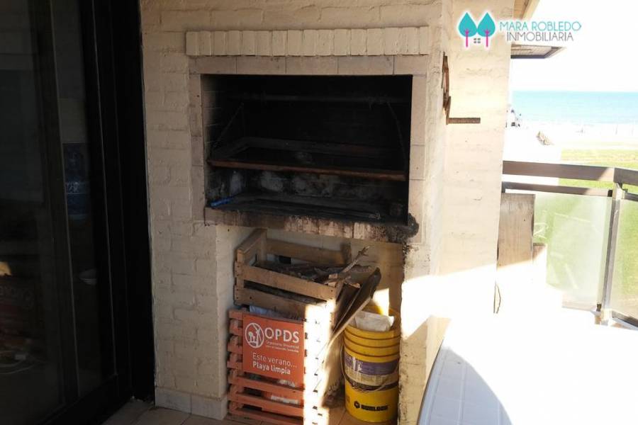 Pinamar,Buenos Aires,Argentina,4 Bedrooms Bedrooms,3 BathroomsBathrooms,Apartamentos,AV. MAR ,5744