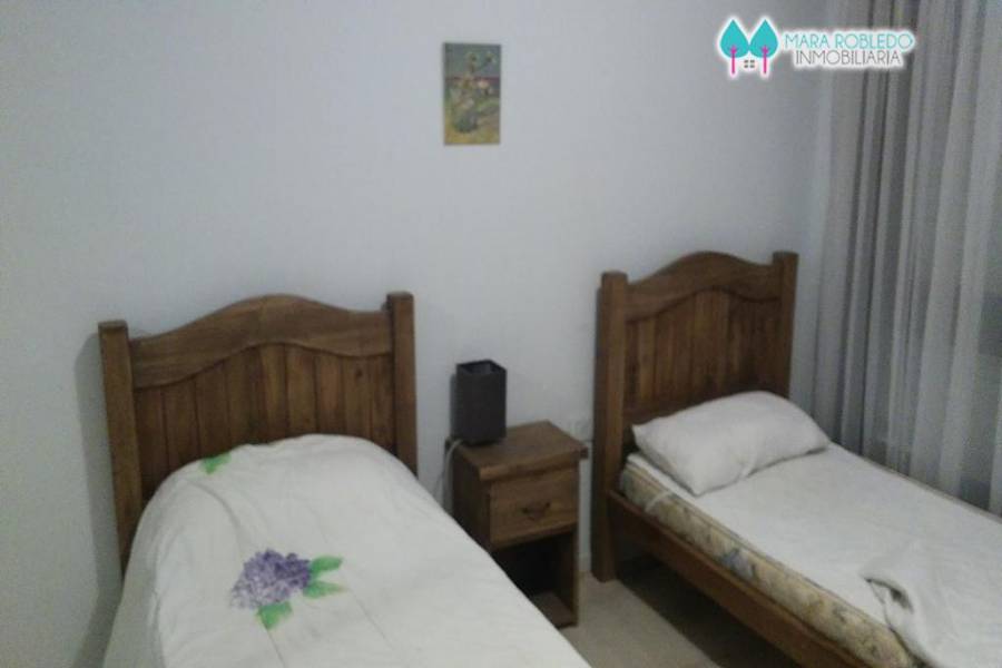 Pinamar,Buenos Aires,Argentina,4 Bedrooms Bedrooms,3 BathroomsBathrooms,Apartamentos,AV. MAR ,5744