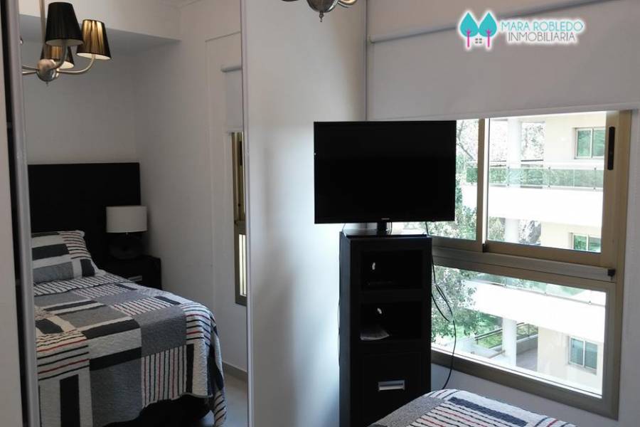 Pinamar,Buenos Aires,Argentina,1 Dormitorio Bedrooms,1 BañoBathrooms,Apartamentos,AV. BUNGE ,3,5751