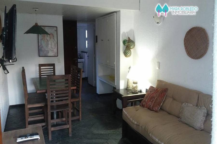 Pinamar,Buenos Aires,Argentina,2 Bedrooms Bedrooms,Apartamentos,BURRIQUETAS,1,5786