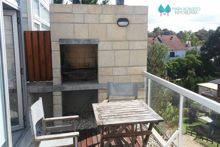 Pinamar,Buenos Aires,Argentina,3 Bedrooms Bedrooms,3 BathroomsBathrooms,Duplex-Triplex,EOLO,2,5810