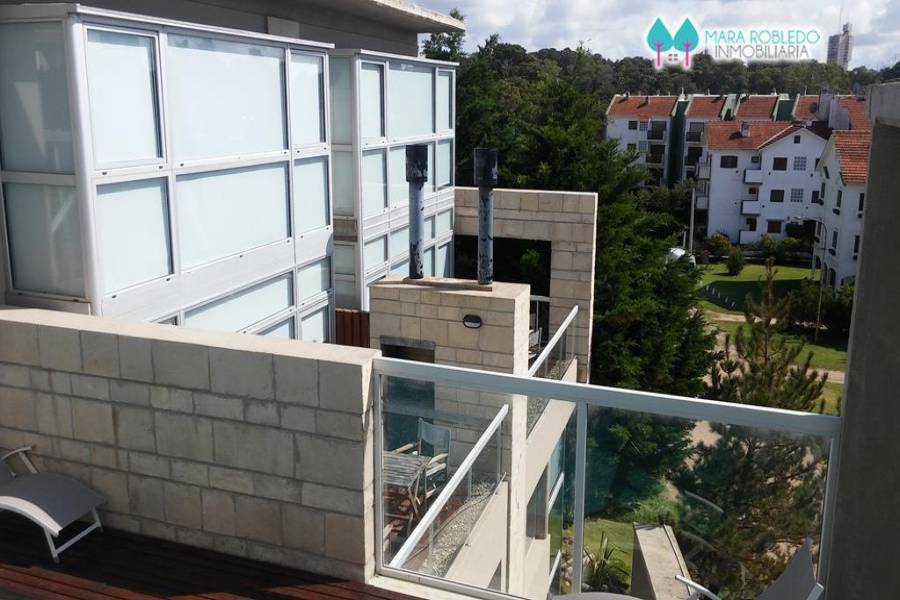 Pinamar,Buenos Aires,Argentina,3 Bedrooms Bedrooms,3 BathroomsBathrooms,Duplex-Triplex,EOLO,2,5810