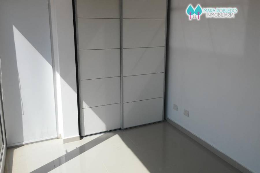 Pinamar,Buenos Aires,Argentina,3 Bedrooms Bedrooms,3 BathroomsBathrooms,Duplex-Triplex,EOLO,2,5810