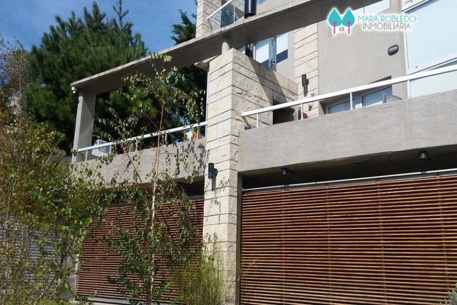 Pinamar,Buenos Aires,Argentina,3 Bedrooms Bedrooms,3 BathroomsBathrooms,Duplex-Triplex,EOLO,2,5810