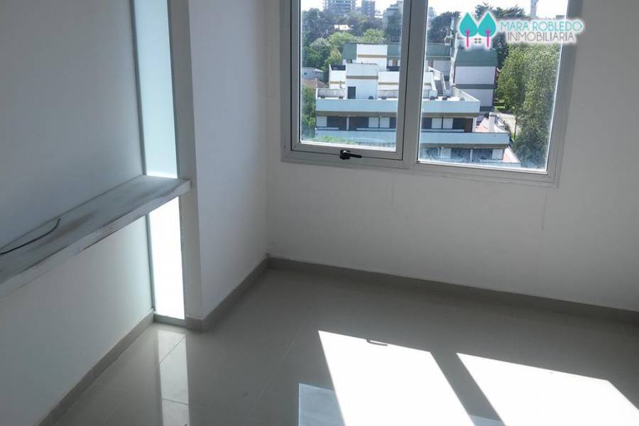 Pinamar,Buenos Aires,Argentina,3 Bedrooms Bedrooms,3 BathroomsBathrooms,Duplex-Triplex,EOLO,2,5810