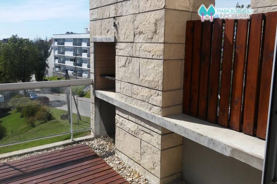 Pinamar,Buenos Aires,Argentina,3 Bedrooms Bedrooms,3 BathroomsBathrooms,Duplex-Triplex,EOLO,2,5810