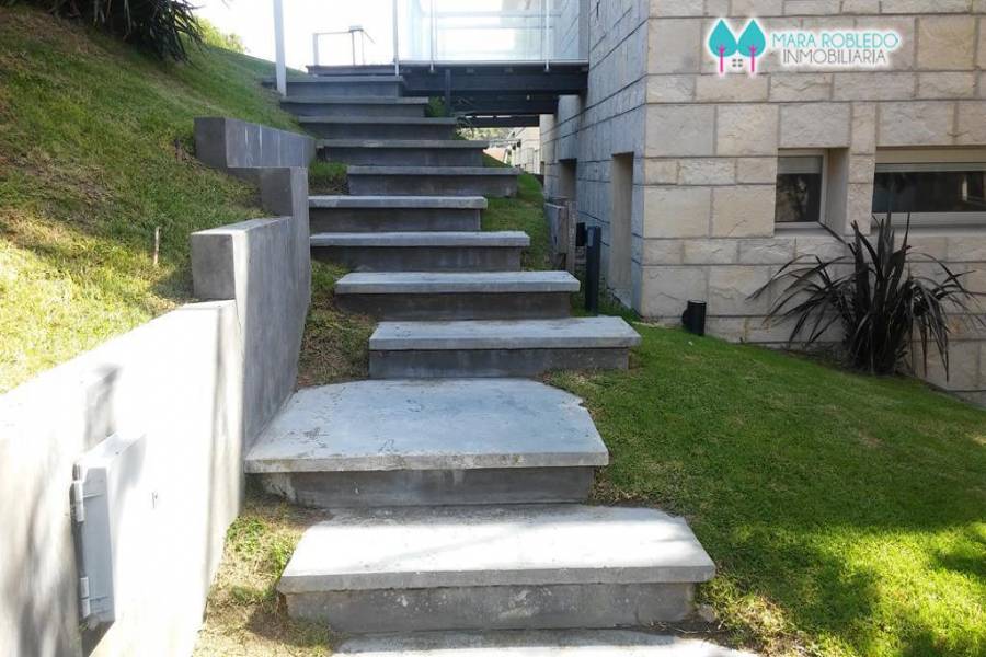 Pinamar,Buenos Aires,Argentina,3 Bedrooms Bedrooms,3 BathroomsBathrooms,Duplex-Triplex,EOLO,2,5810