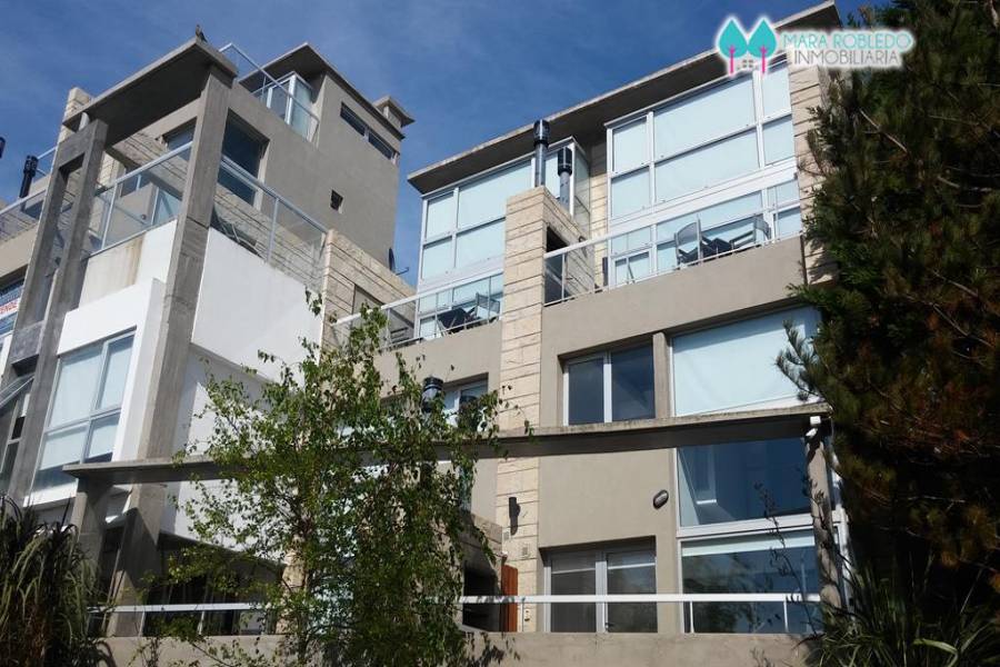 Pinamar,Buenos Aires,Argentina,3 Bedrooms Bedrooms,3 BathroomsBathrooms,Duplex-Triplex,EOLO,2,5810