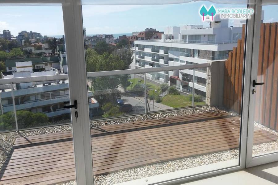Pinamar,Buenos Aires,Argentina,3 Bedrooms Bedrooms,3 BathroomsBathrooms,Duplex-Triplex,EOLO,2,5810