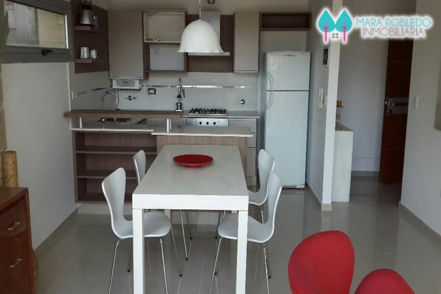 Pinamar,Buenos Aires,Argentina,2 Bedrooms Bedrooms,2 BathroomsBathrooms,Apartamentos,EOLO,5812