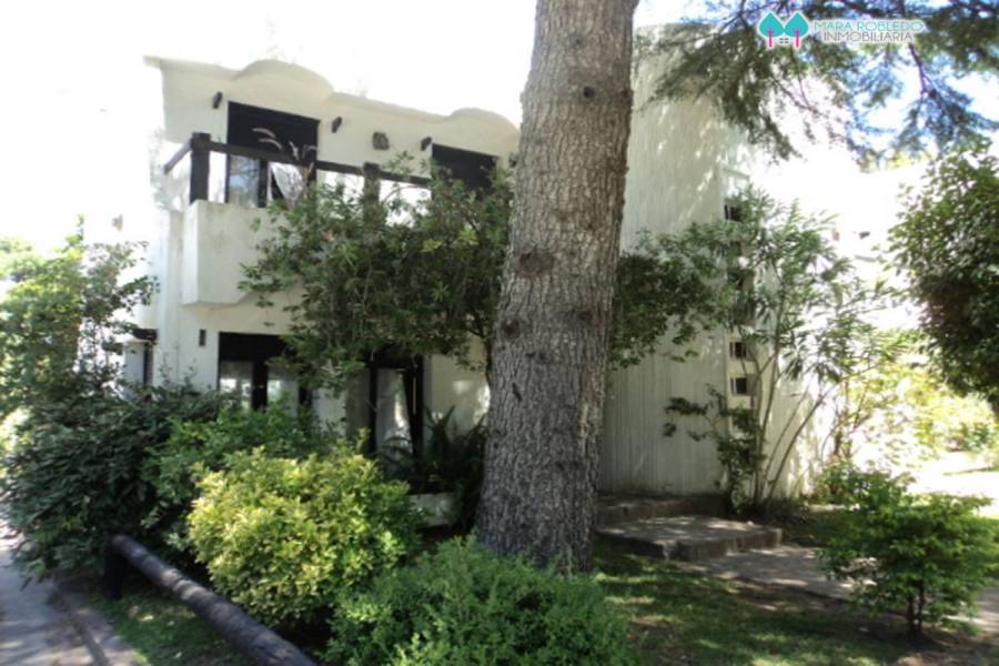 Pinamar,Buenos Aires,Argentina,3 Bedrooms Bedrooms,2 BathroomsBathrooms,Duplex-Triplex,DE LOS LANGOSTINOS ,5882