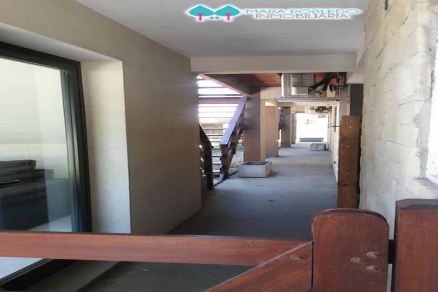 Pinamar,Buenos Aires,Argentina,2 Bedrooms Bedrooms,2 BathroomsBathrooms,Duplex-Triplex,DEL CAZON ,5885