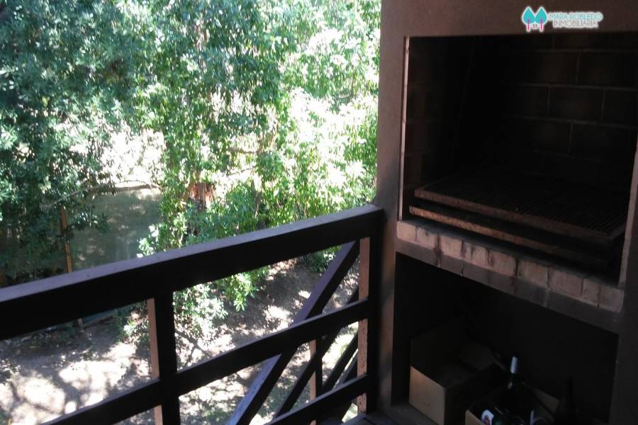 Pinamar,Buenos Aires,Argentina,2 Bedrooms Bedrooms,2 BathroomsBathrooms,Duplex-Triplex,DEL CAZON ,5885