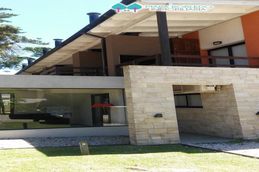Pinamar,Buenos Aires,Argentina,2 Bedrooms Bedrooms,2 BathroomsBathrooms,Duplex-Triplex,DEL CAZON ,5885