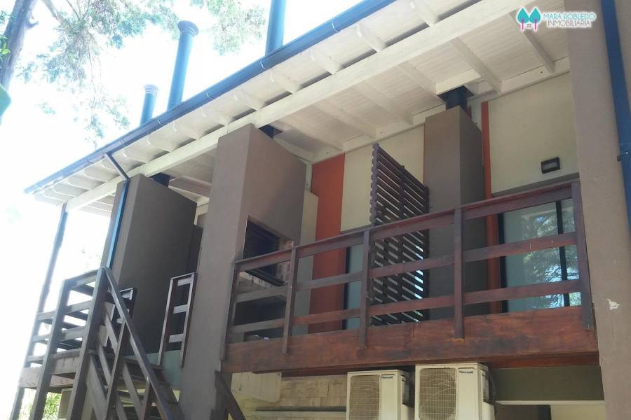 Pinamar,Buenos Aires,Argentina,2 Bedrooms Bedrooms,2 BathroomsBathrooms,Duplex-Triplex,DEL CAZON ,5885