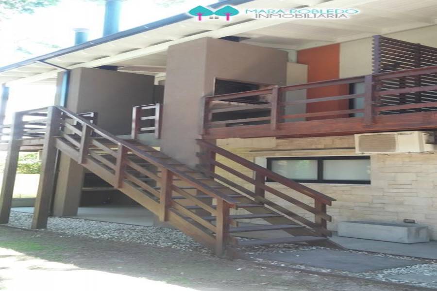 Pinamar,Buenos Aires,Argentina,2 Bedrooms Bedrooms,2 BathroomsBathrooms,Duplex-Triplex,DEL CAZON ,5885