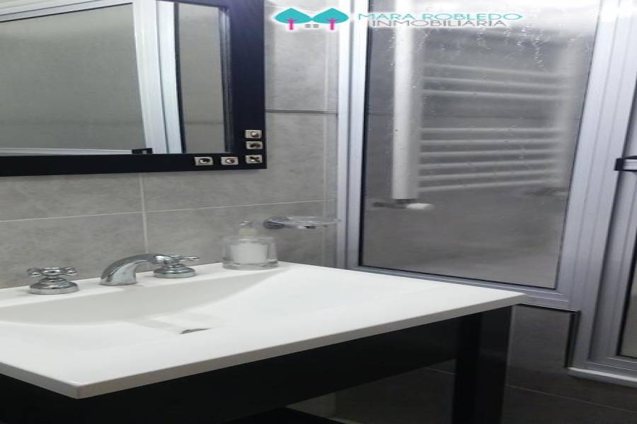 Pinamar,Buenos Aires,Argentina,2 Bedrooms Bedrooms,2 BathroomsBathrooms,Duplex-Triplex,DEL CAZON ,5885
