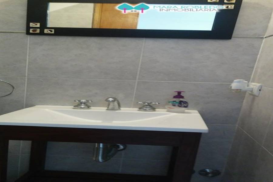 Pinamar,Buenos Aires,Argentina,2 Bedrooms Bedrooms,2 BathroomsBathrooms,Duplex-Triplex,DEL CAZON ,5885