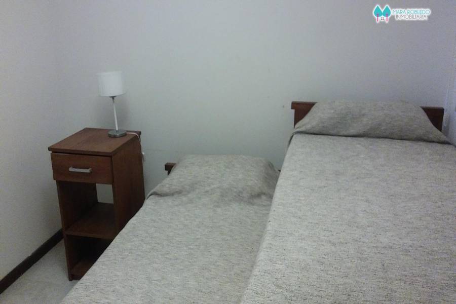 Pinamar,Buenos Aires,Argentina,2 Bedrooms Bedrooms,2 BathroomsBathrooms,Duplex-Triplex,DEL CAZON ,5885