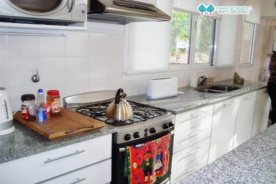 Carilo,Buenos Aires,Argentina,3 Bedrooms Bedrooms,3 BathroomsBathrooms,Casas,ALMENDRO Y REYESUELO,5887