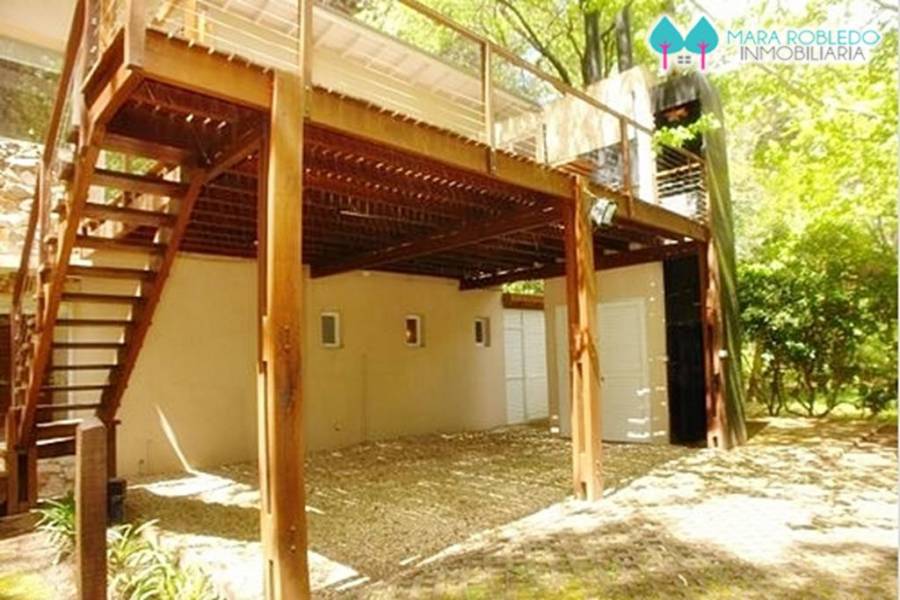 Carilo,Buenos Aires,Argentina,3 Bedrooms Bedrooms,3 BathroomsBathrooms,Casas,ALMENDRO Y REYESUELO,5887