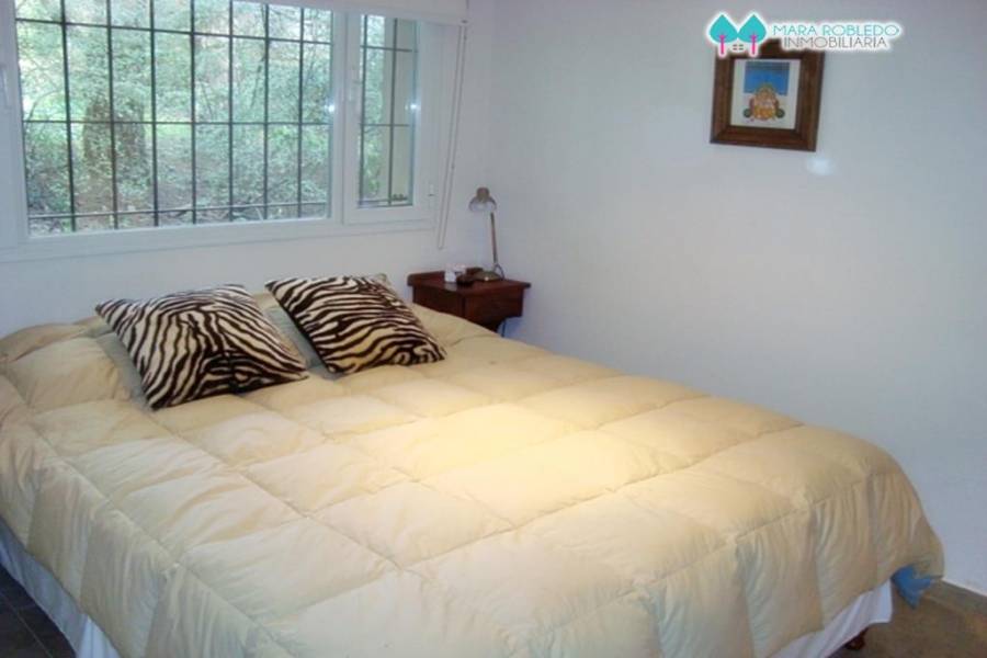 Carilo,Buenos Aires,Argentina,3 Bedrooms Bedrooms,3 BathroomsBathrooms,Casas,ALMENDRO Y REYESUELO,5887