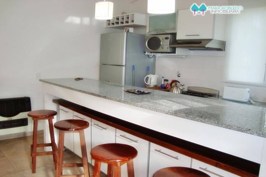 Carilo,Buenos Aires,Argentina,3 Bedrooms Bedrooms,3 BathroomsBathrooms,Casas,ALMENDRO Y REYESUELO,5887