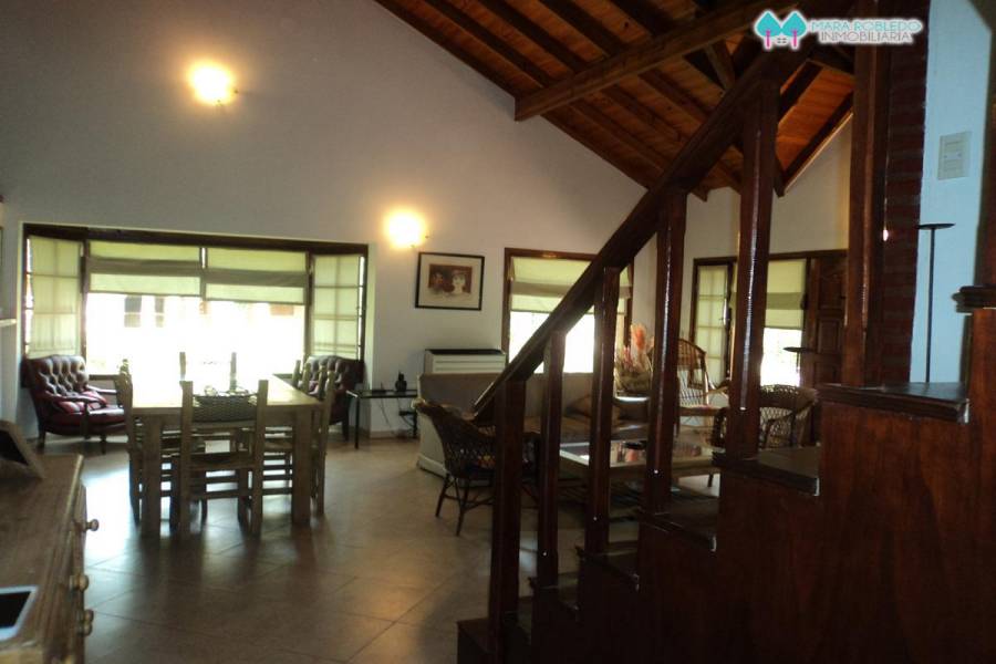 Carilo,Buenos Aires,Argentina,4 Bedrooms Bedrooms,3 BathroomsBathrooms,Casas,PALMERA ,5895