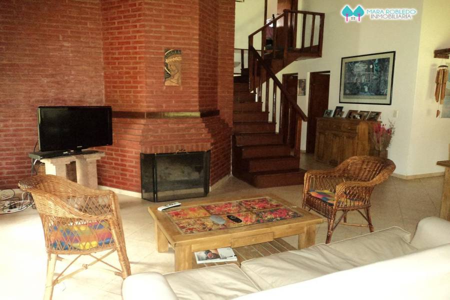 Carilo,Buenos Aires,Argentina,4 Bedrooms Bedrooms,3 BathroomsBathrooms,Casas,PALMERA ,5895