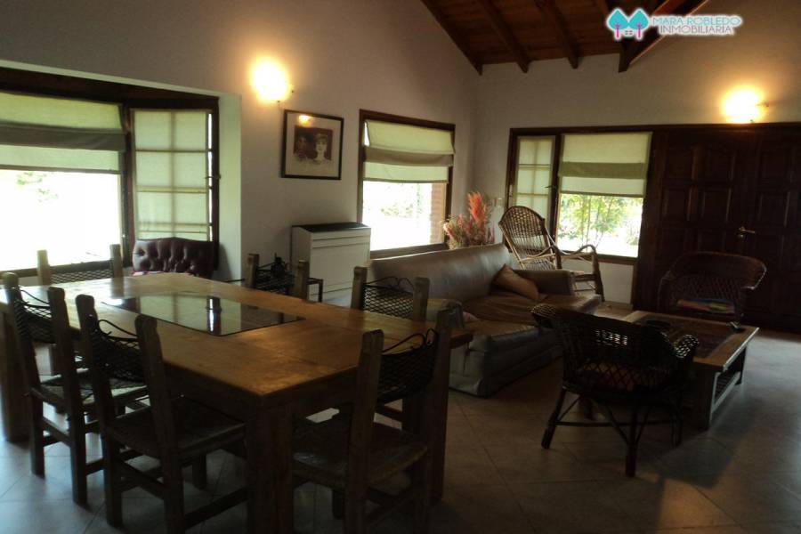 Carilo,Buenos Aires,Argentina,4 Bedrooms Bedrooms,3 BathroomsBathrooms,Casas,PALMERA ,5895