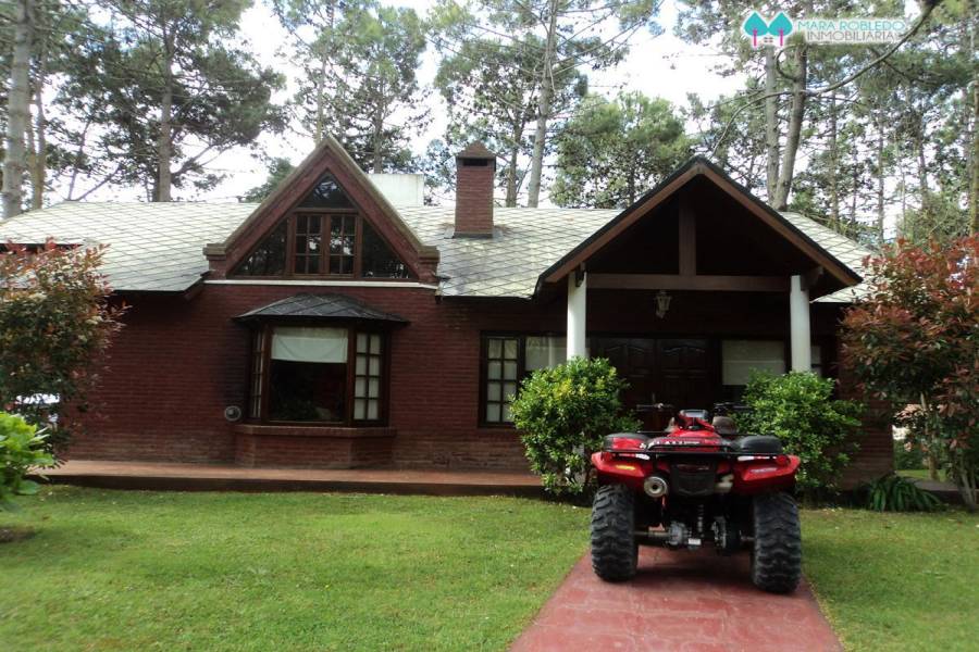 Carilo,Buenos Aires,Argentina,4 Bedrooms Bedrooms,3 BathroomsBathrooms,Casas,PALMERA ,5895