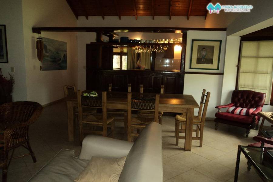 Carilo,Buenos Aires,Argentina,4 Bedrooms Bedrooms,3 BathroomsBathrooms,Casas,PALMERA ,5895
