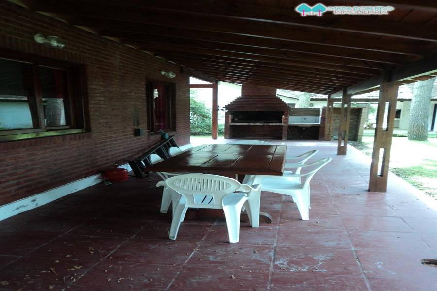 Carilo,Buenos Aires,Argentina,4 Bedrooms Bedrooms,3 BathroomsBathrooms,Casas,PALMERA ,5895