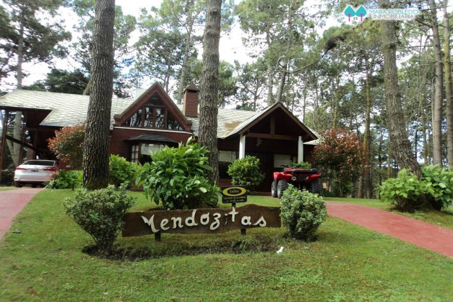Carilo,Buenos Aires,Argentina,4 Bedrooms Bedrooms,3 BathroomsBathrooms,Casas,PALMERA ,5895