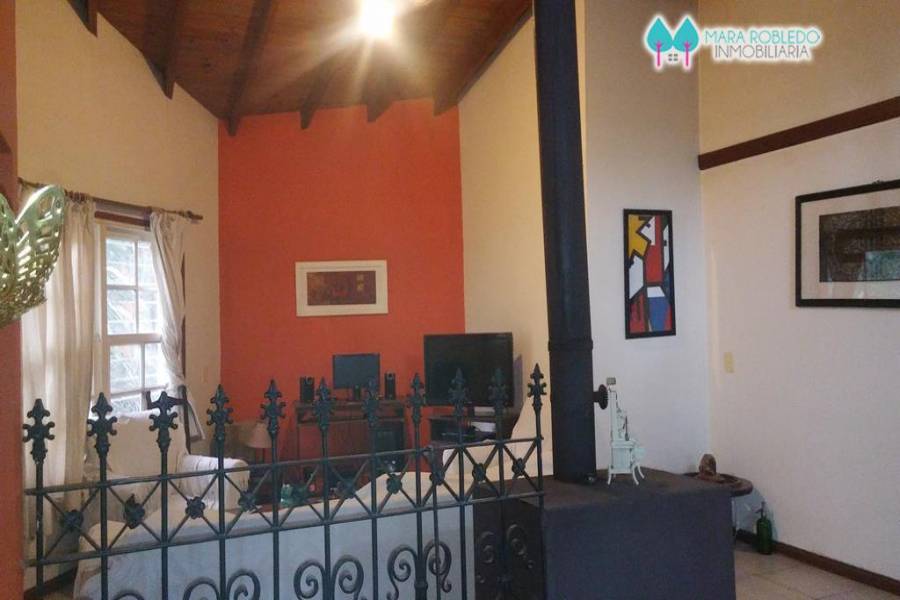 Carilo,Buenos Aires,Argentina,4 Bedrooms Bedrooms,3 BathroomsBathrooms,Casas,PALMERA Y CHORLO,5898