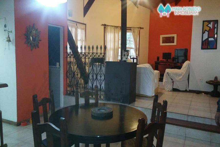 Carilo,Buenos Aires,Argentina,4 Bedrooms Bedrooms,3 BathroomsBathrooms,Casas,PALMERA Y CHORLO,5898