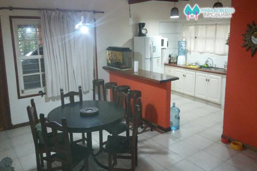 Carilo,Buenos Aires,Argentina,4 Bedrooms Bedrooms,3 BathroomsBathrooms,Casas,PALMERA Y CHORLO,5898