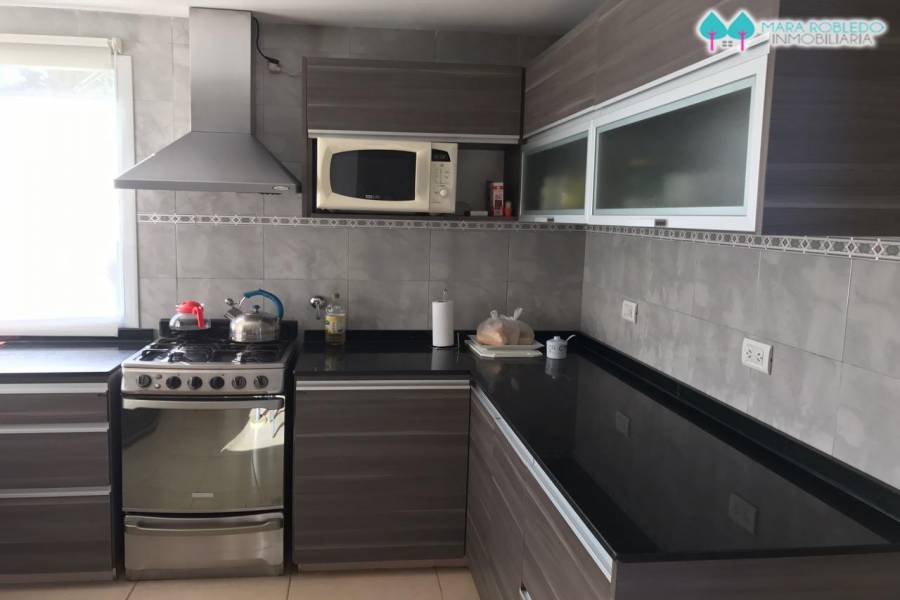 Valeria del Mar,Buenos Aires,Argentina,3 Bedrooms Bedrooms,2 BathroomsBathrooms,Casas,CBTA JULIETA Y ARCACHON,5931