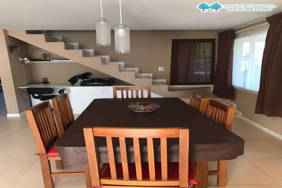 Valeria del Mar,Buenos Aires,Argentina,3 Bedrooms Bedrooms,2 BathroomsBathrooms,Casas,CBTA JULIETA Y ARCACHON,5931