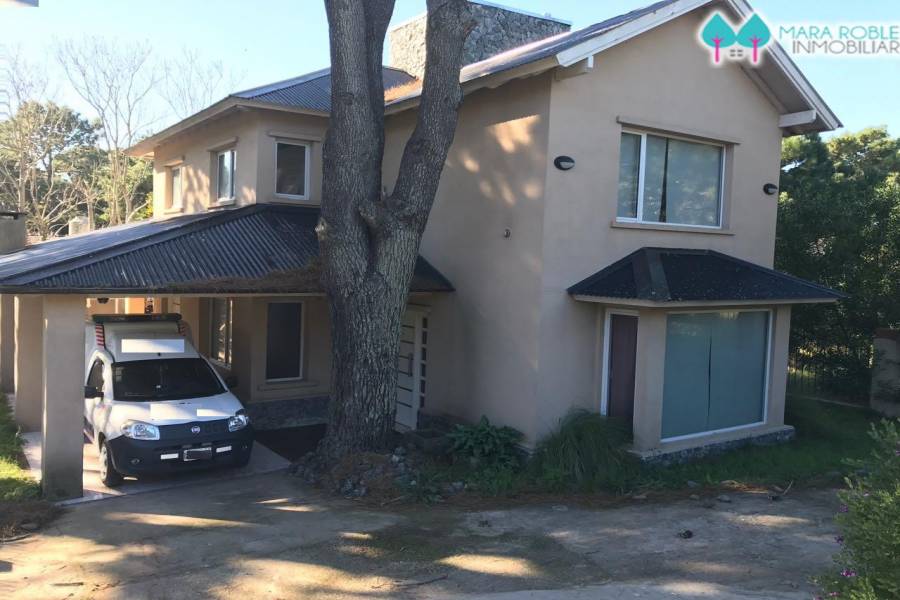 Valeria del Mar,Buenos Aires,Argentina,3 Bedrooms Bedrooms,2 BathroomsBathrooms,Casas,CBTA JULIETA Y ARCACHON,5931