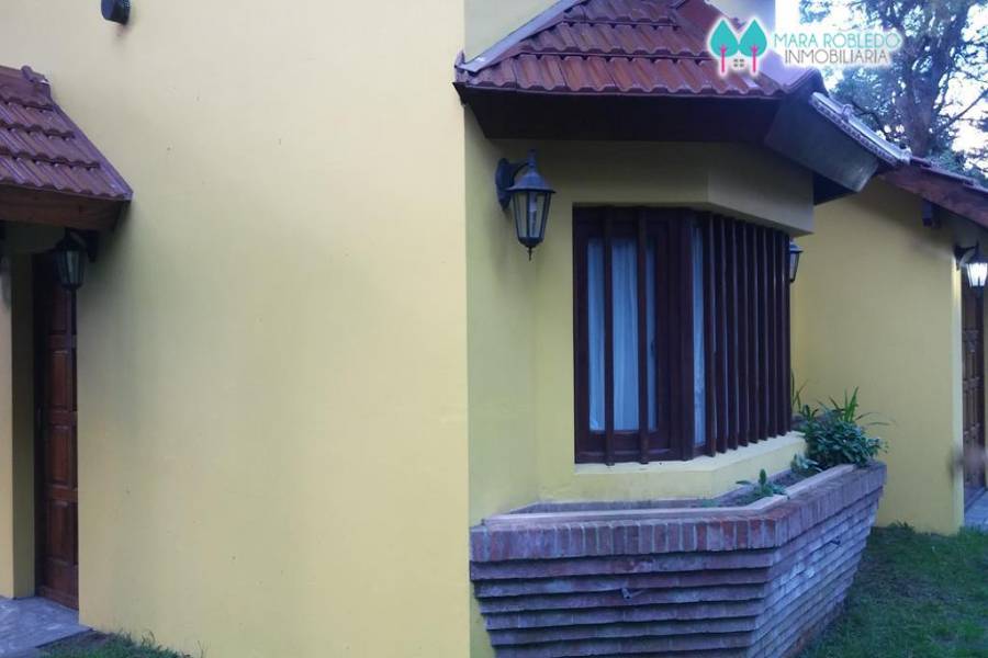 Valeria del Mar,Buenos Aires,Argentina,3 Bedrooms Bedrooms,2 BathroomsBathrooms,Casas,EL CANO ,5936