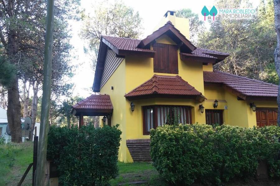 Valeria del Mar,Buenos Aires,Argentina,3 Bedrooms Bedrooms,2 BathroomsBathrooms,Casas,EL CANO ,5936