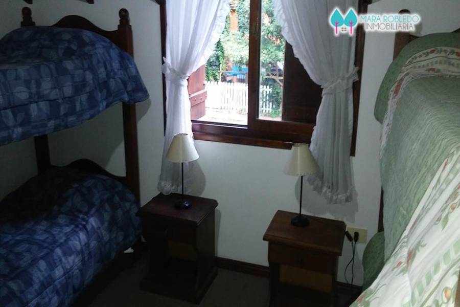 Valeria del Mar,Buenos Aires,Argentina,3 Bedrooms Bedrooms,2 BathroomsBathrooms,Casas,EL CANO ,5936